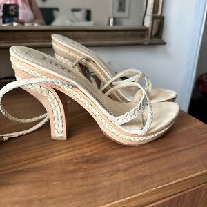 SOLD!💥CHRISTIAN DIOR ecru / off-white strappy sandal 38